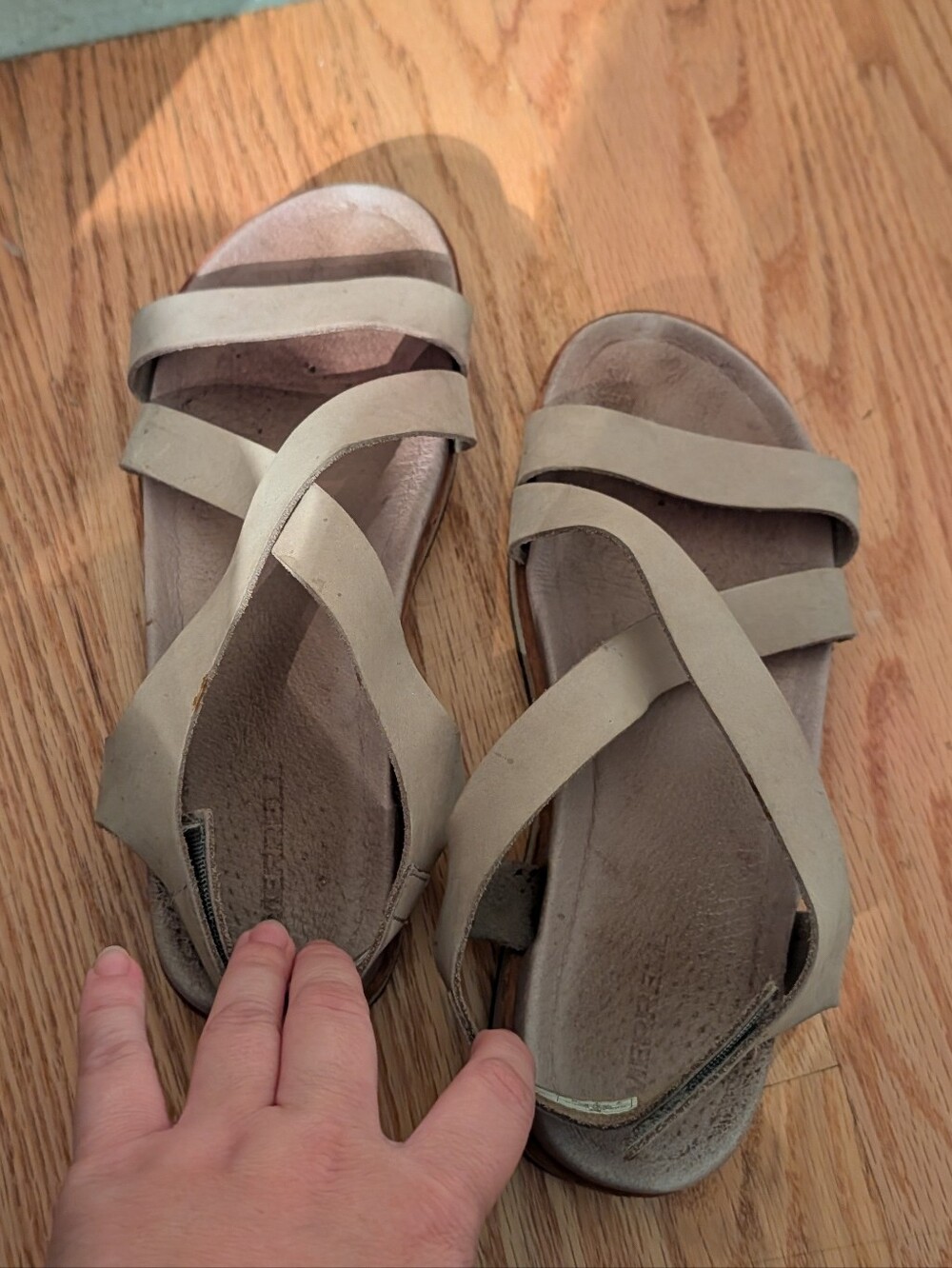 Merrell Velcro Sandals - Picture 2 of 4